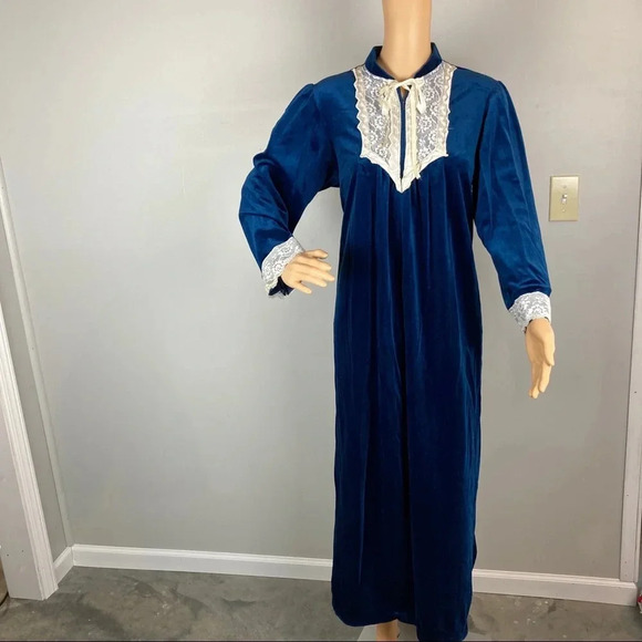 Vintage Maggie McQuade Blue Velvet w/Lace Nightgown Duster Womens Small 1/4 Zip - Picture 1 of 8